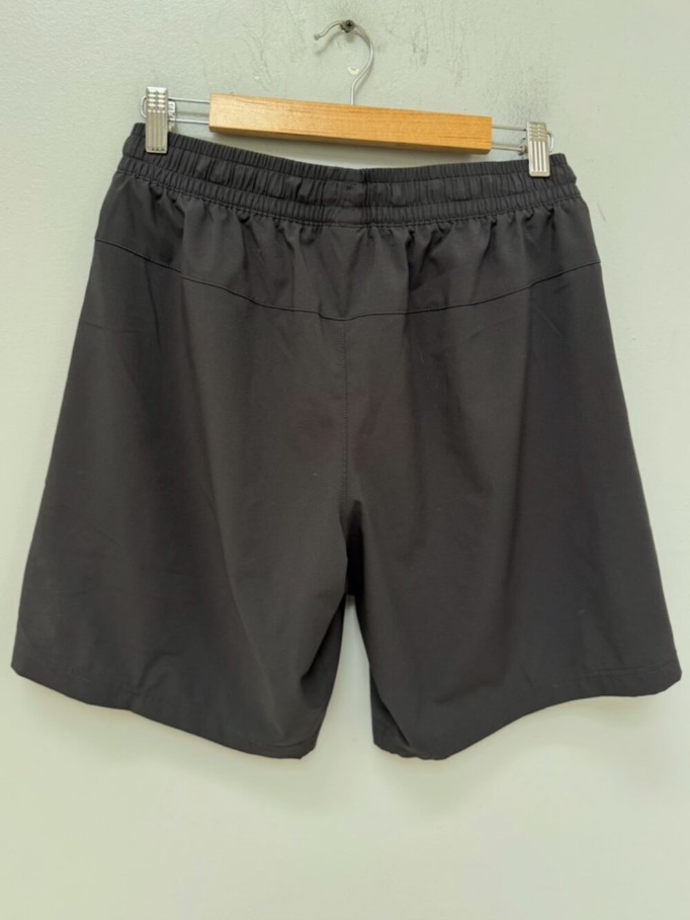 Reebok Black Running Shorts in Medium - Picture 6 of 7